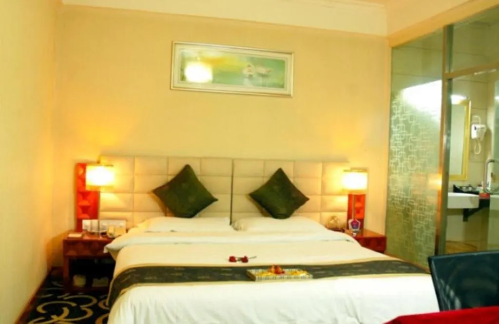 Pingdingshan Feixing Crowne Plaza Hotel