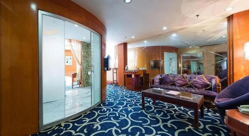 ****  Pingdingshan Feixing Crowne Plaza Hotel Kína