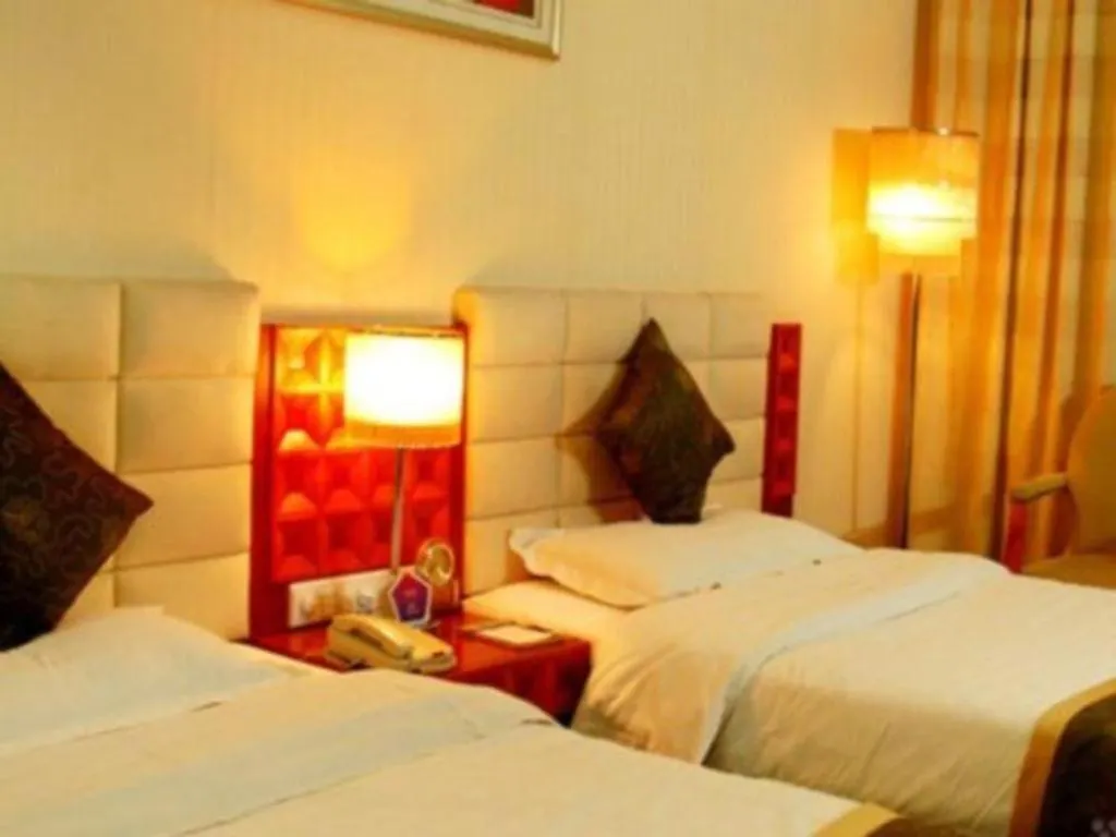 ****  Pingdingshan Feixing Crowne Plaza Hotel Kína