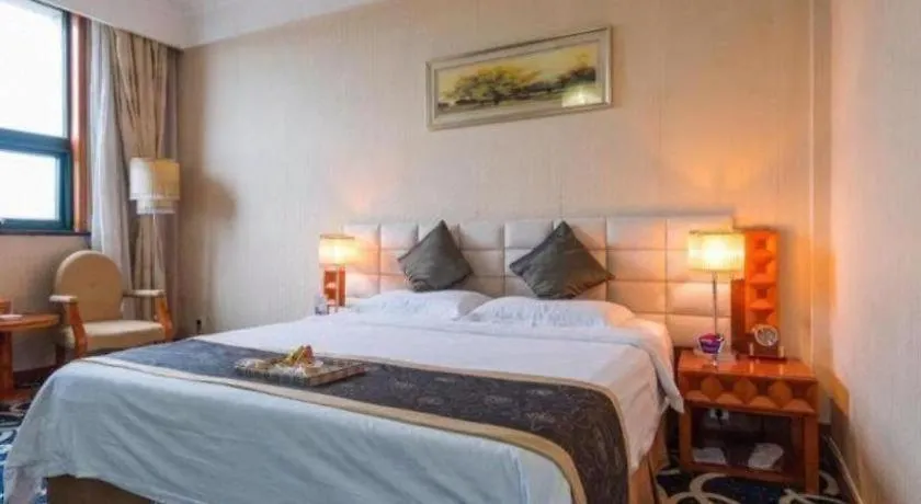 Pingdingshan Feixing Crowne Plaza Hotel Kína