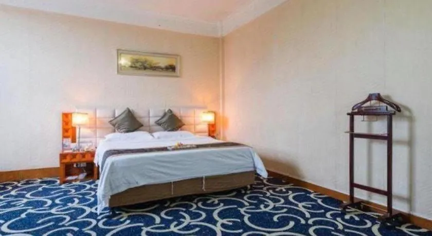 Pingdingshan Feixing Crowne Plaza Hotel