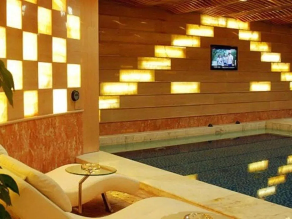 Pingdingshan Feixing Crowne Plaza Hotel